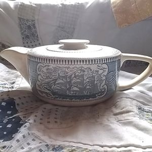 Vintage Royal China Courier and Ives collection teapot with lid